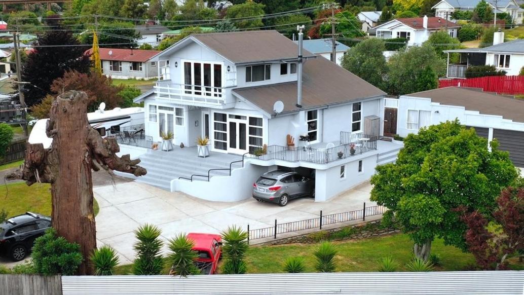 Top Of The Town Picton Exterior photo